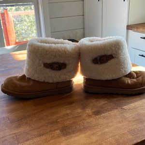 Size 6 UGGs, great shape only worn a couple of times